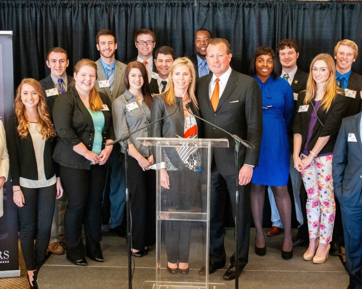 eastin_student_group_1000x600